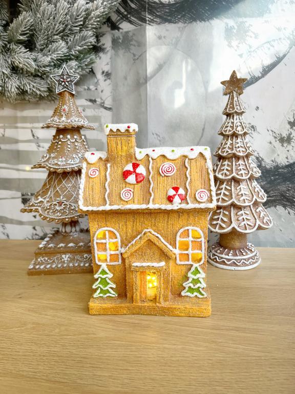Mézeskalács házikó Led-es 14x23cm világítós