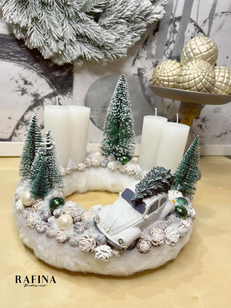 Adventi koszorú fehér autóval 1