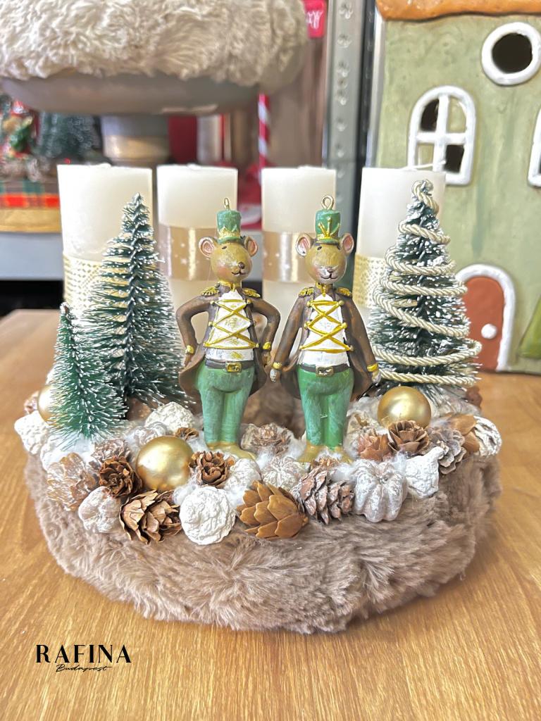 Adventi koszorú katona egerekkel, bézs-zöld, 24cm 1
