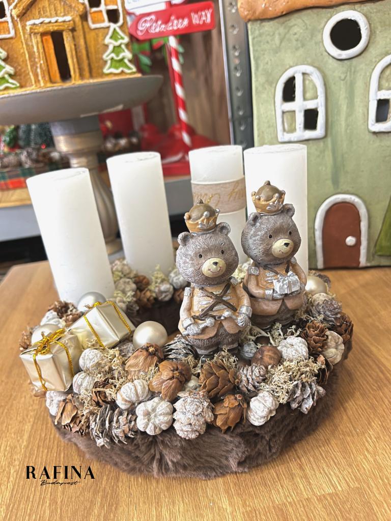 Adventi koszorú maci királyi párral, barna-fehér, 24cm 1