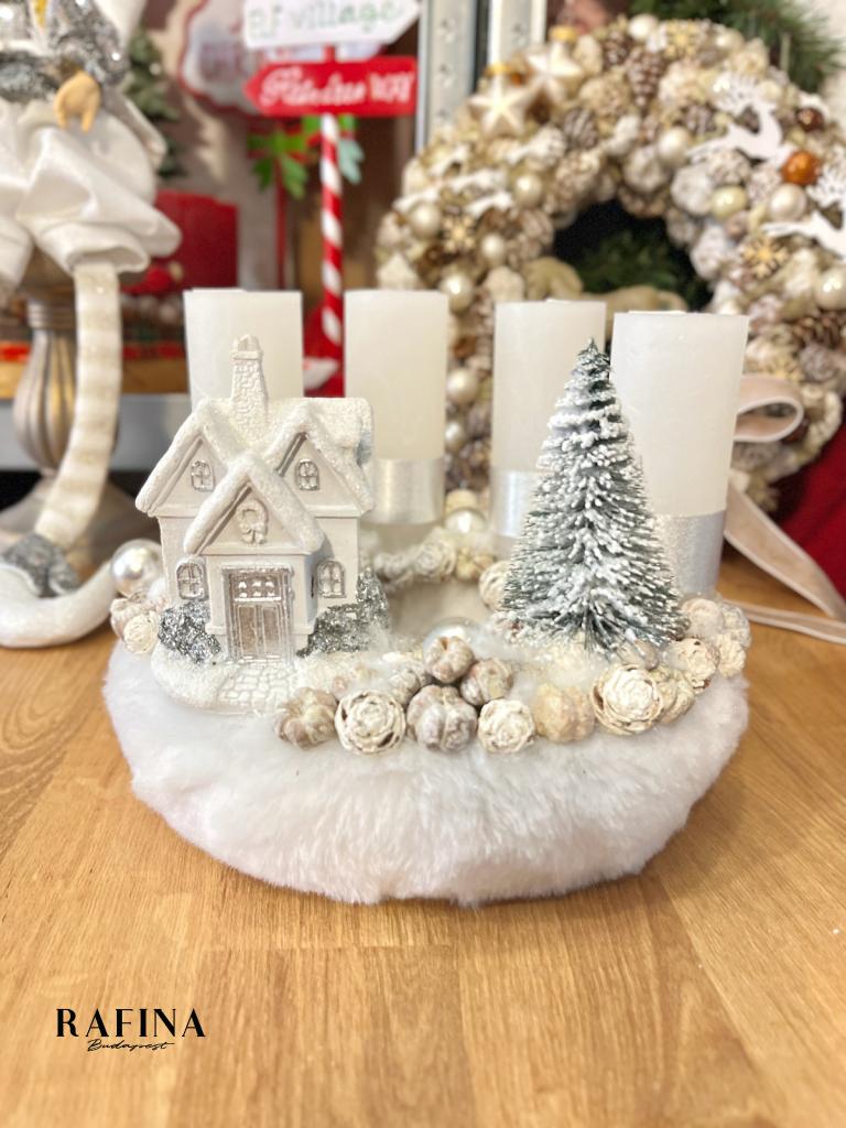 Adventi koszorú havas házikóval, ezüst-fehér, 24cm 1