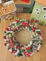 Adventi kopogtató diótörővel és vonattal, piros-zöld, 34cm 5