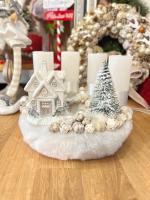 Adventi koszorú havas házikóval, ezüst-fehér, 24cm 3
